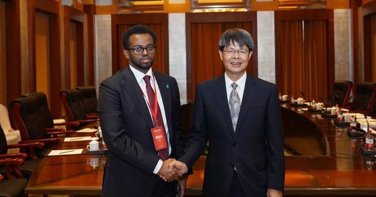 Wasiirka Isgaarsiinta Soomaaliya oo kula la qaatay Wasiir ku-xigeenka Teknoolojiyada Shiinahaย