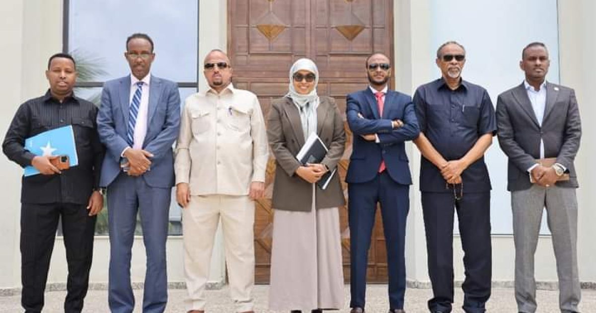 Guddiga Gaadiidka golaha shacabka oo la kulmay Wasiirada Gaadiidka iyo Dekadaha