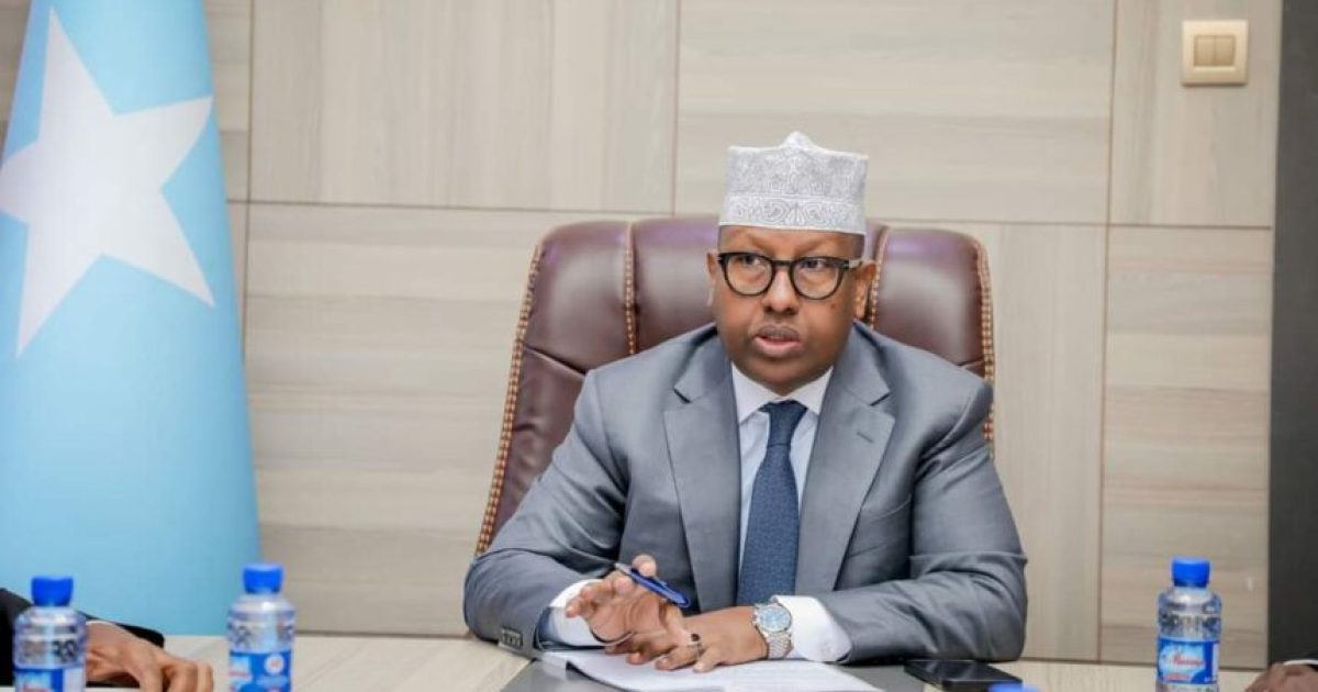 Wasiir Axmed Macallin Fiqi oo la dardaarmay 12 safiirro magacaaban iyo labo qunsul guud