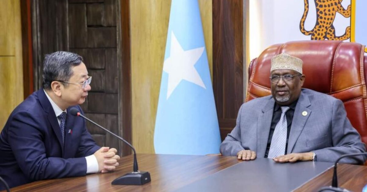 Guddoomiyaha Golaha Shacabka oo qaabilay Danjiraha cusub ee dowladda Shiinaha usoo magacowday Soomaaliya