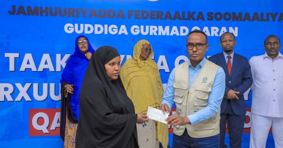 Guddiga Gurmadka Qaran oo lacag guddoonsiiyay ehelada dadkii ku nafwaayay weerarkii Liido