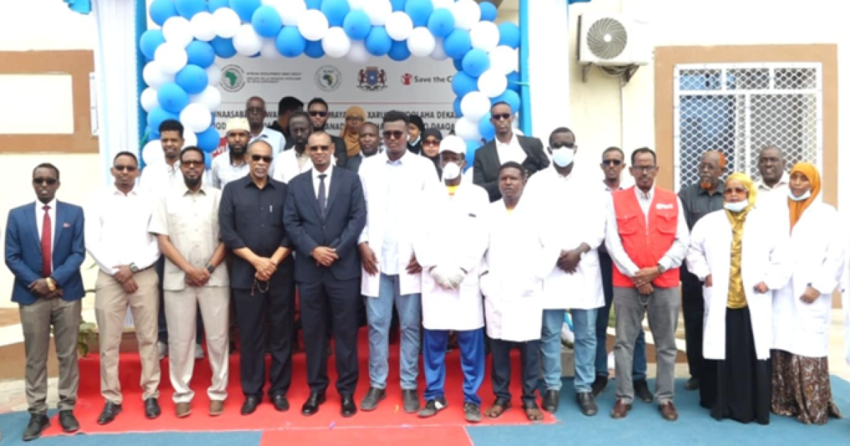 Wasiirka Xanaanada Xoolaha Soomaaliya oo hirgeliyay Xarunta Shaybaarka Xoolaha