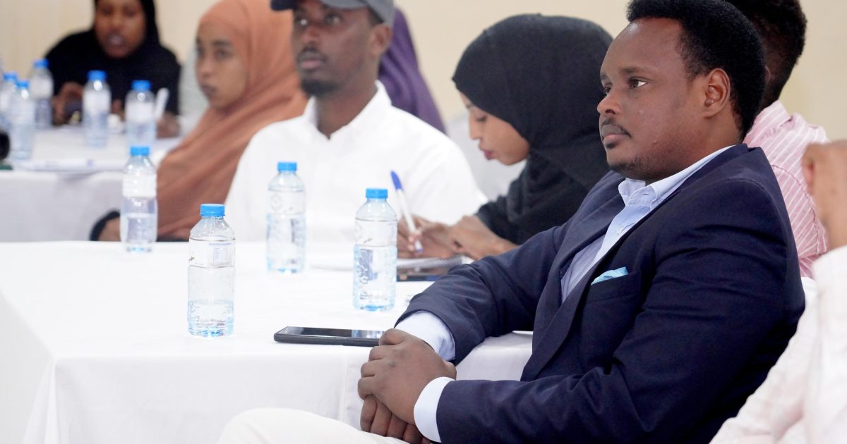 Aqoon-isweydaarsiga Tebinta Warbixinnada Xafiiska Hantidhowrka oo lagu qabtay Muqdisho