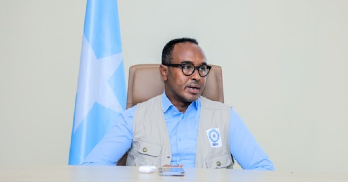 Guddoomiyaha Hay’adda SoDMA oo dardaaran u jeediyay howlwadeennada Hay’adda