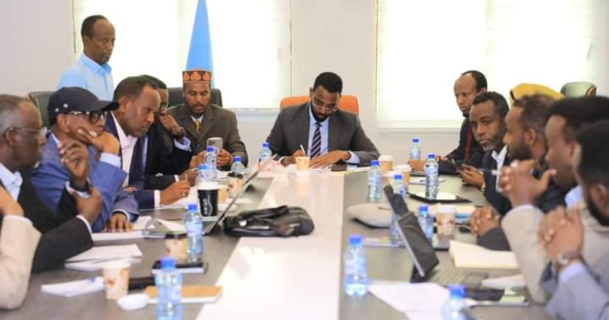 Guddiga Maaliyadda Labada Aqal oo kulan la qaatay Wasiirka Caafimaadka XFS