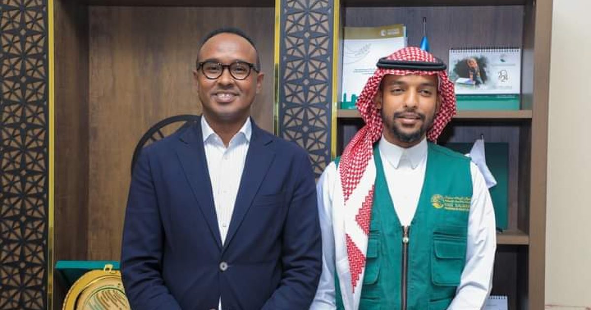 Guddoomiyaha Hay’adda SoDMA oo la kulmay Madaxa Hay’adda King Salmaan