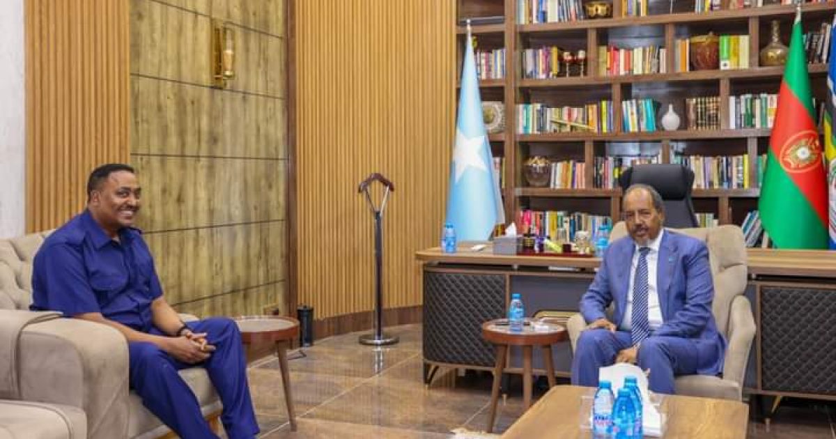 Madaxweyne Xasan Sheekh oo Madaxtooyada Qaranka ku qaabilay Xoghayaha Guud ee IGAD