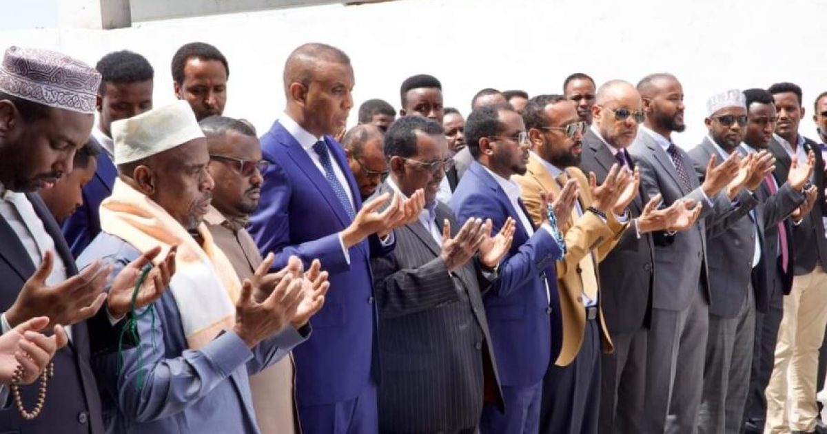 R’iisul Wasaare Xamsa oo ka qeyb galay Janaasada Marxuum Sheekh Maxamed Sheekh Cabdilaahi Sheekh Ibraahim Baardheere