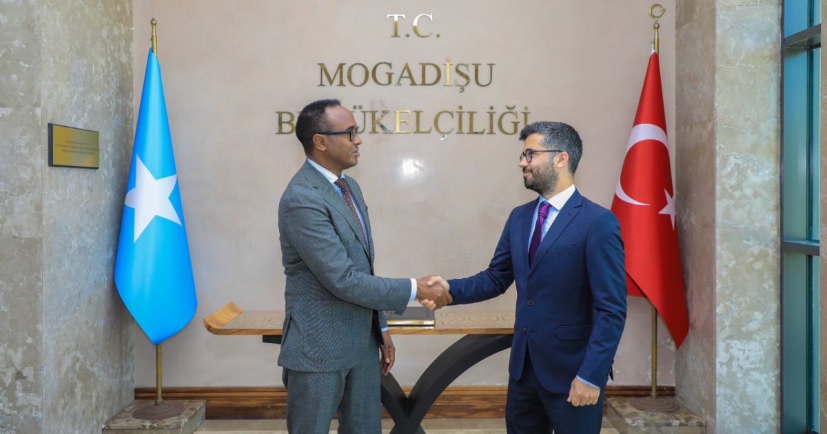 Guddoomiyaha SoDMA oo la kulmay Safiir ku-xigeenka Turkiga