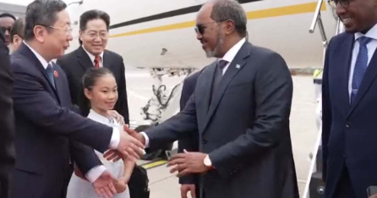 Madaxweyne Xasan Sheekh oo gaaray dalka Shiinaha