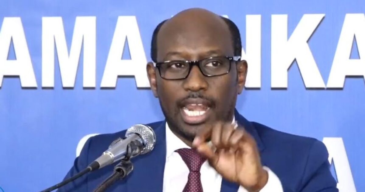 Senator Cabdixakiin Macalin : Heshiisyada caalamiga ah waxaa awood u leh inay gasho dowladda dhexe, wax door ah kuma lahan dowlad goboleedyadu