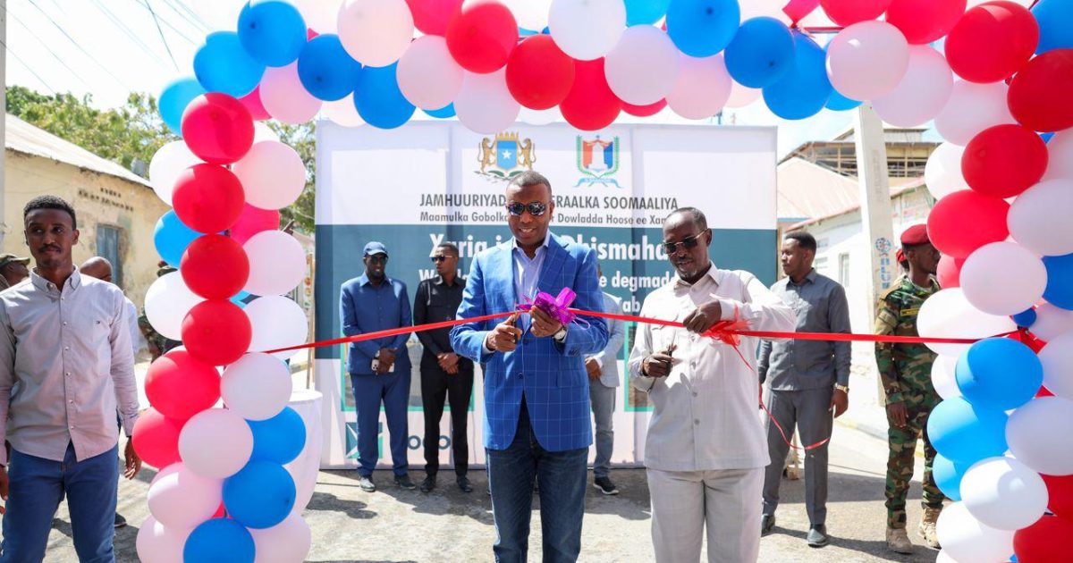 RW Xamsa Cabdi ayaa xarigga ka jaray waddado muhiim ah Muqdisho.