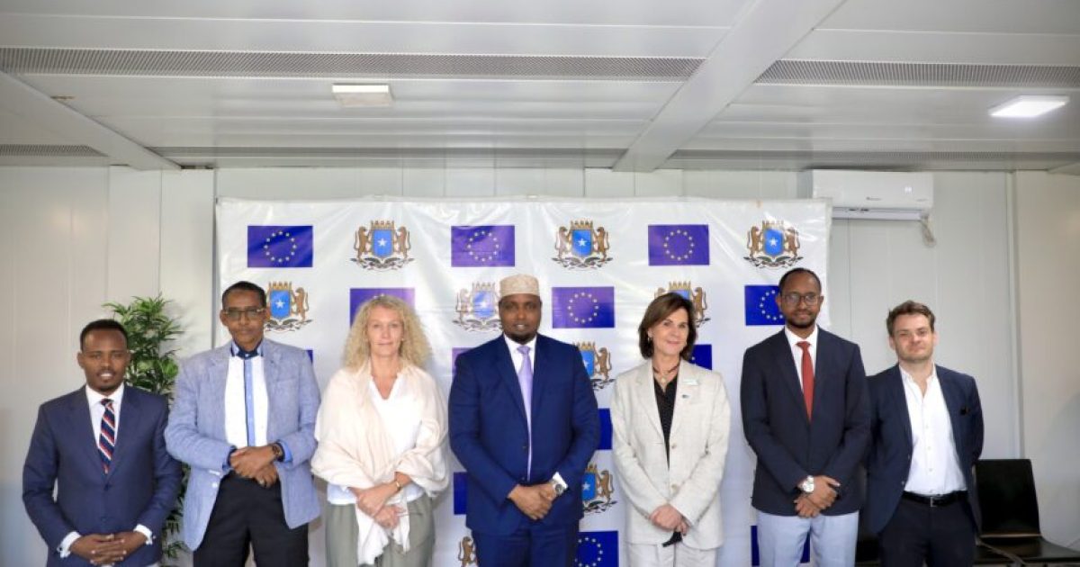 Wasiirka Qorsheynta oo la kulmay Safiirka Midowga Yurub ee Soomaaliya