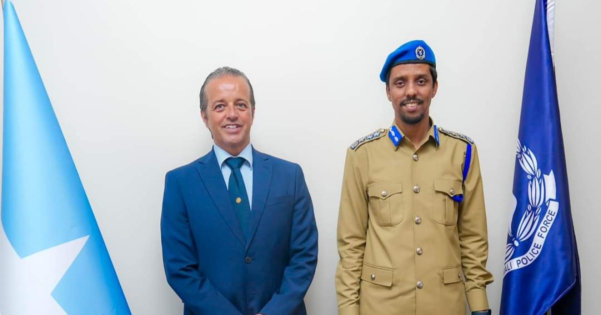 Taliyaha Ciidanka Booliska Soomaaliyeed oo kulan la qaatay Safiirka Dowladda Talyaaniga