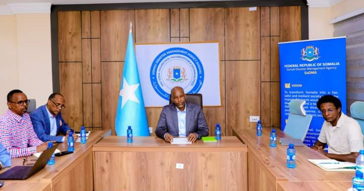 Guddoomiye Ku-xigeenka SoDMA oo la kulmay wafdi ka socday Hay’adda ADRA