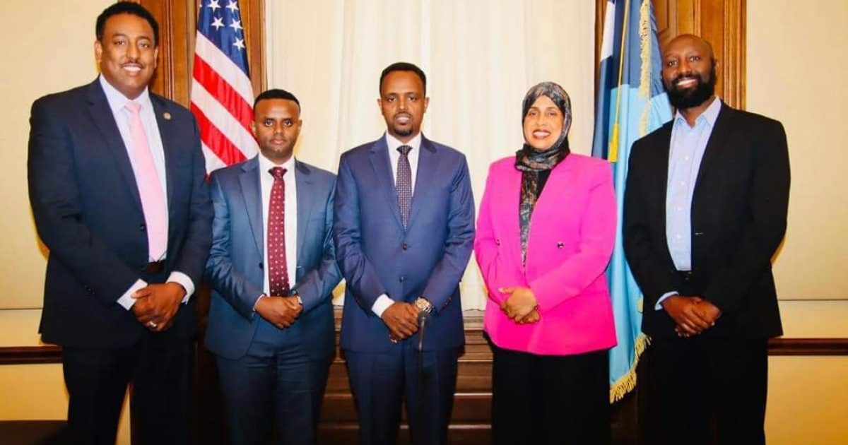 Xildhibaannada gobolka Minnesota oo soo dhaweyn u sameeyyay Wasiir Cabdiraxmaan Al-Cadaala