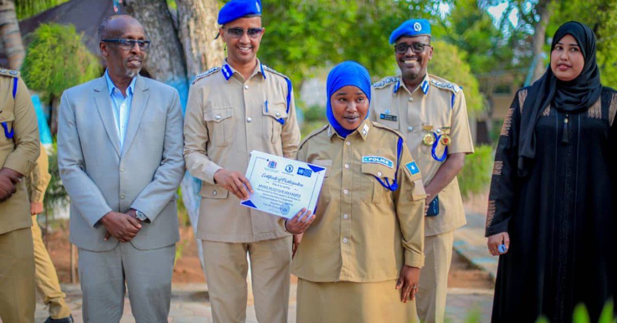 Dhallinyaro iyo saraakiil boolis oo tababar loo soo xiray