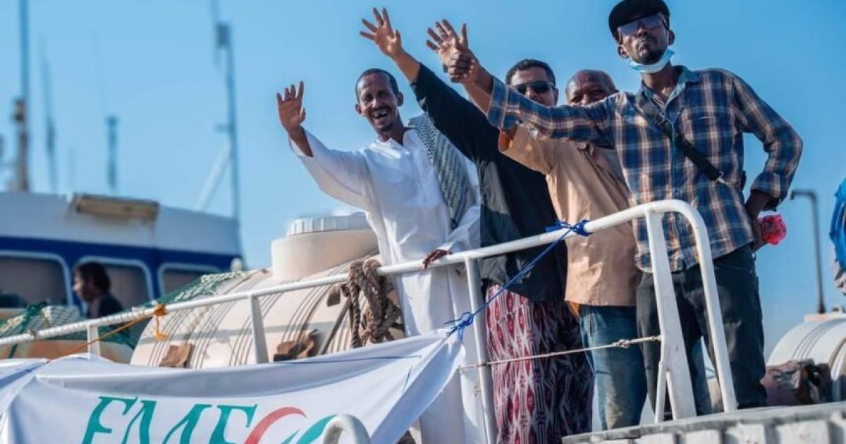 Safaaradda Soomaaliya ee Yemen oo dalka dib ugu soo celisay qaxooti Soomaaliyeed oo muddo ku xanibnaa dalkaas