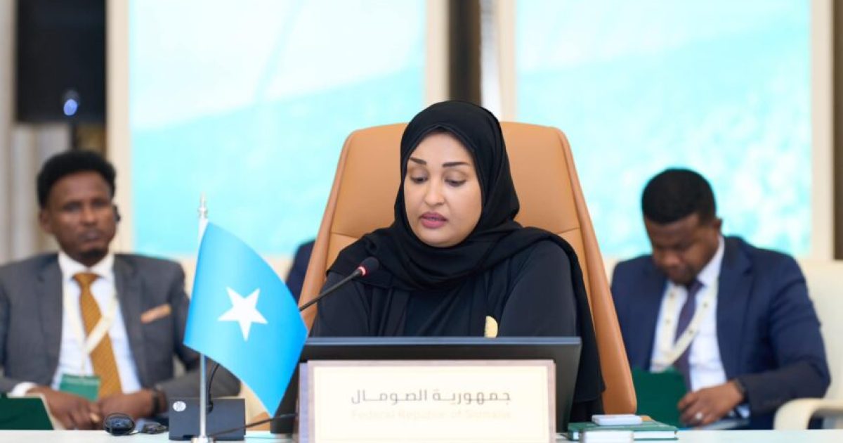 Wasiirka Deegaanka oo dalka Sacuudiga uga qeyb gashay shir looga hadlayay Cagaarinta Bariga dhexe