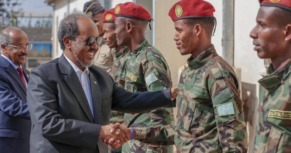 Madaxeyne Xasan Sheekh oo booqday Xerada Tababarka ku qaadaan Ciidanka Soomaaliyeed ee dalka Eritrea
