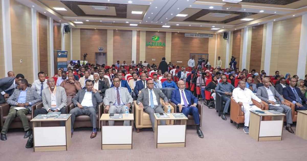 Shirweynaha Adkaysiga Aafooyinka oo maalintii labaad ka socda Muqdisho 