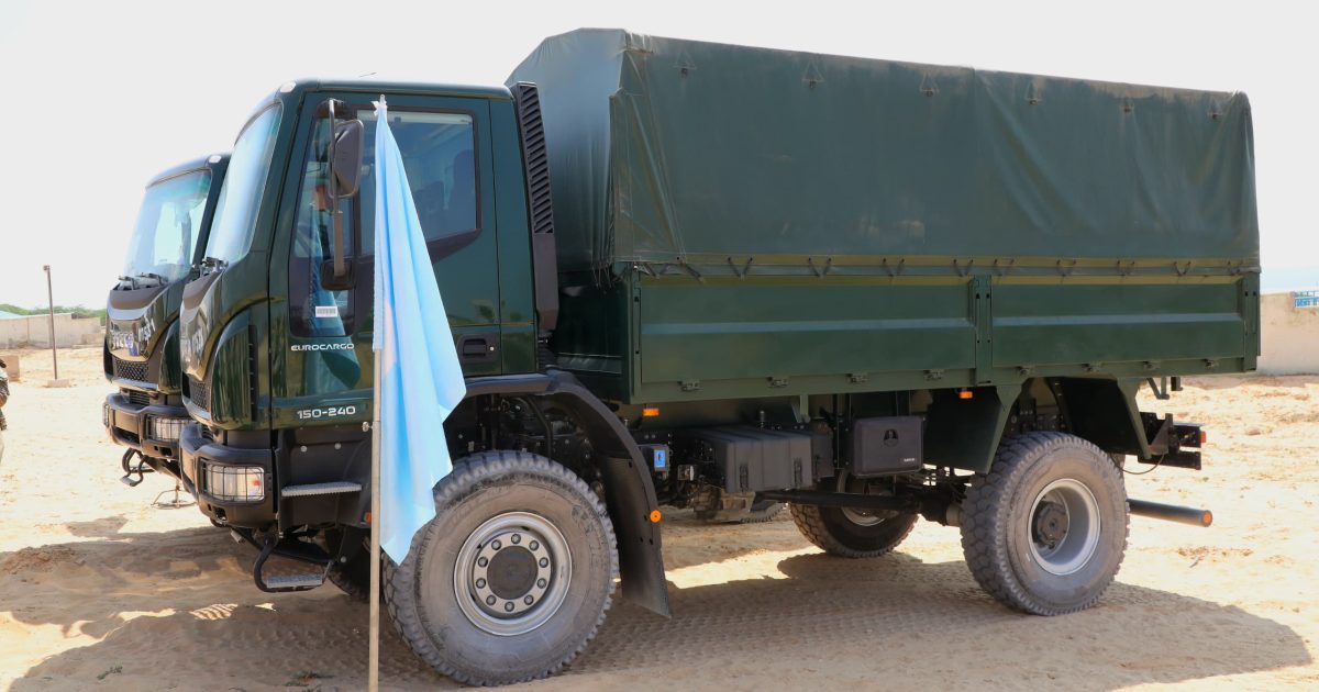 Dowladda Soomaaliya oo Gaadiid iyo agab ciidan kala wareegtay Midowga Yurub