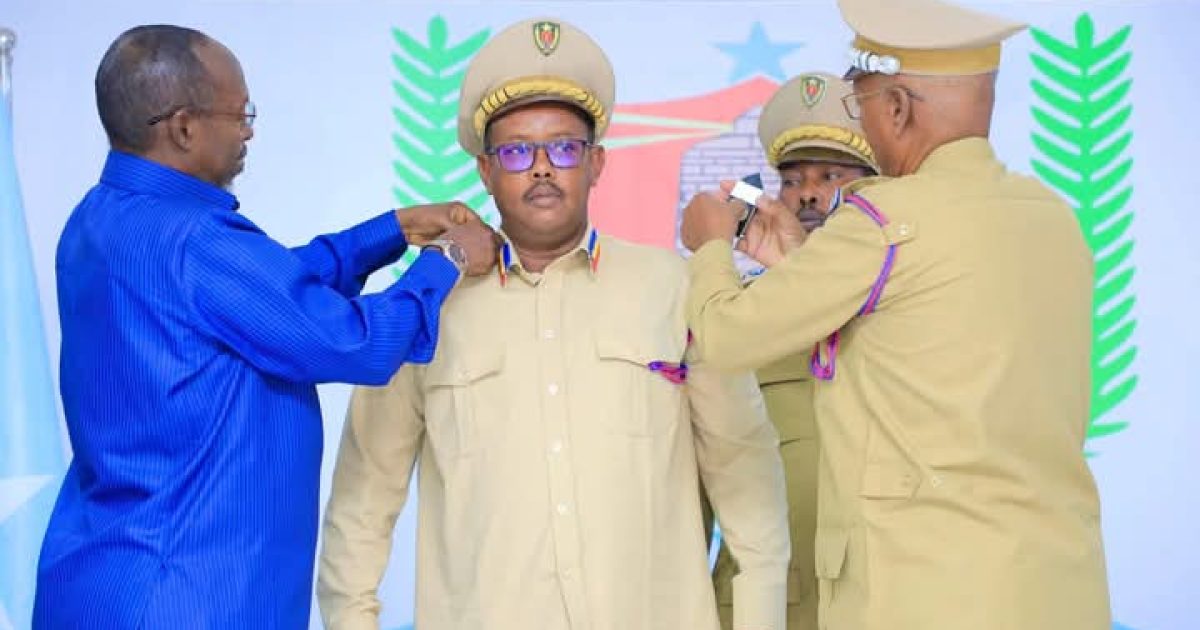 Saraakiil ka tirsan Ciidanka Ilaalinta Deegaanka Xamar oo la dallacsiiyay