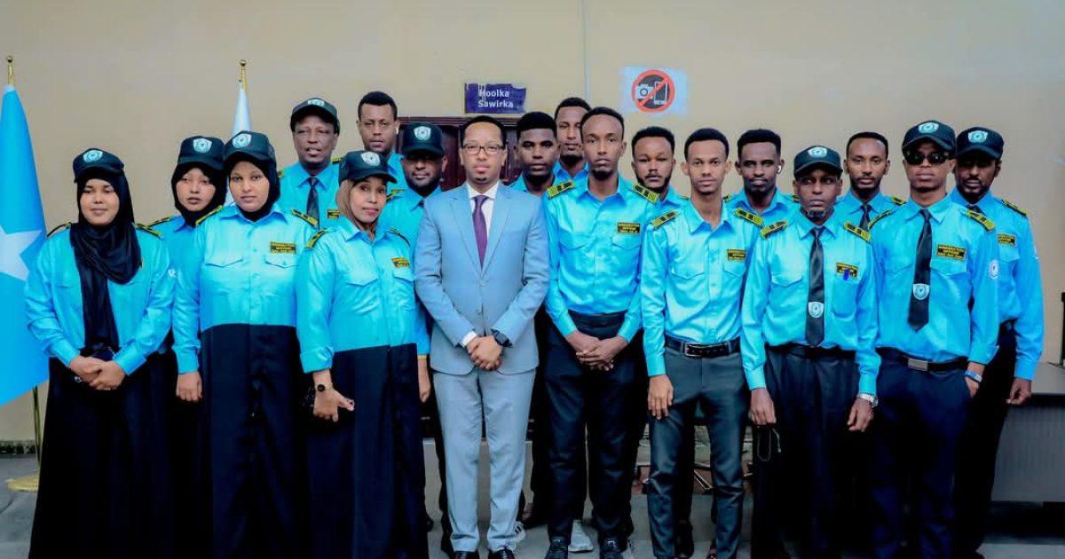 Agaasimaha guud ee Socdaalka oo faray Saraakiisha inay fududeeyaan bixinta Baasaboorada