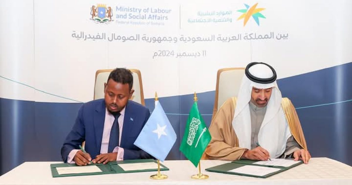 Soomaaliya iyo Sacuudiga oo kala saxiixday heshiis shaqo qoris ah