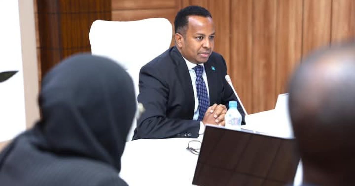 Ra’iisul Wasaare Ku-xigeenka Labaad dalka oo guddoomiyey kulan muhiim ah