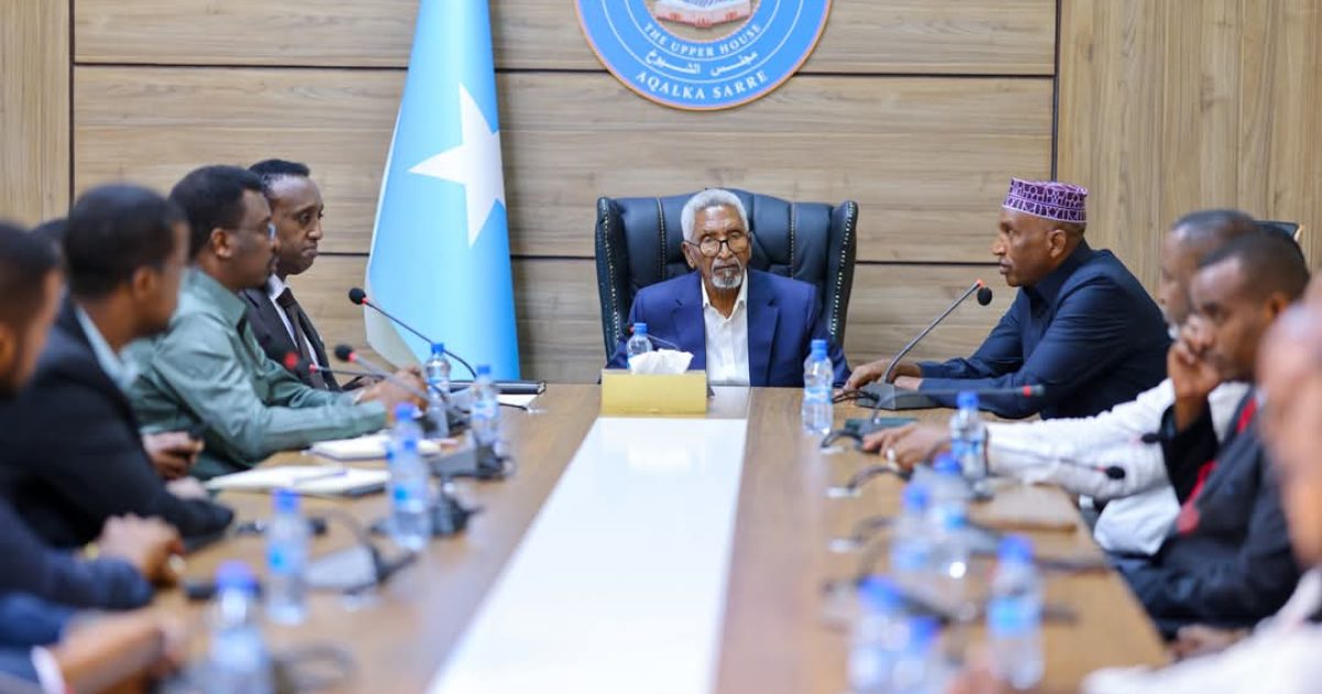 Guddoomiyaha Aqalka Sare oo xafiiskiisa kulan kula qaatay Guddiga Doorashooyinka Qaranka