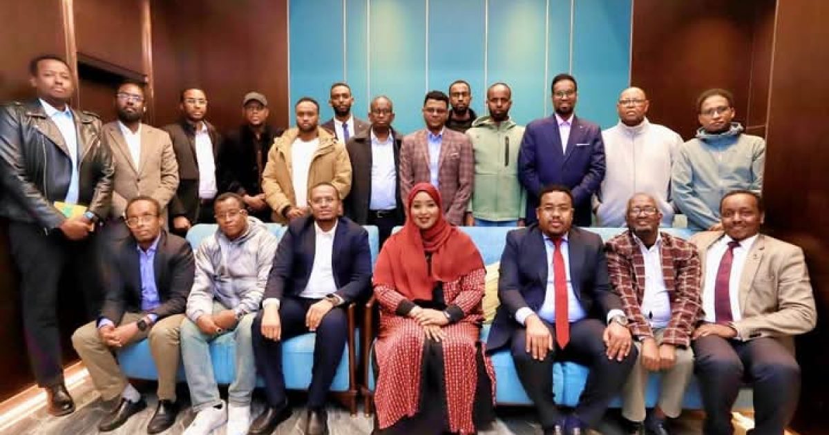 Safiirka Soomaaliya ee dalka Shiinaha oo booqatay gobolo kala duwan