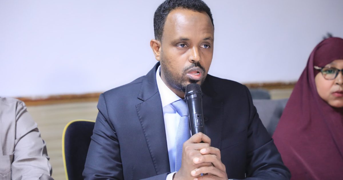 Wasiir ku-xigeenka Warfaafinta, oo tababar u soo xirey hawlwadeennada xiriirka Warbaahinta ee Hay’adaha dowladda