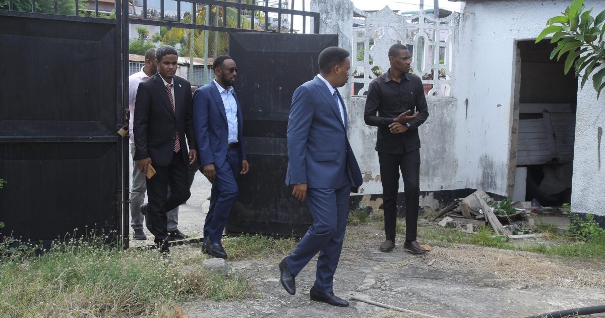 Danjire Ilyaas oo kormeeray hantida ma-guurtada ah ee ay Soomaaliya ku leedahay Tanzania