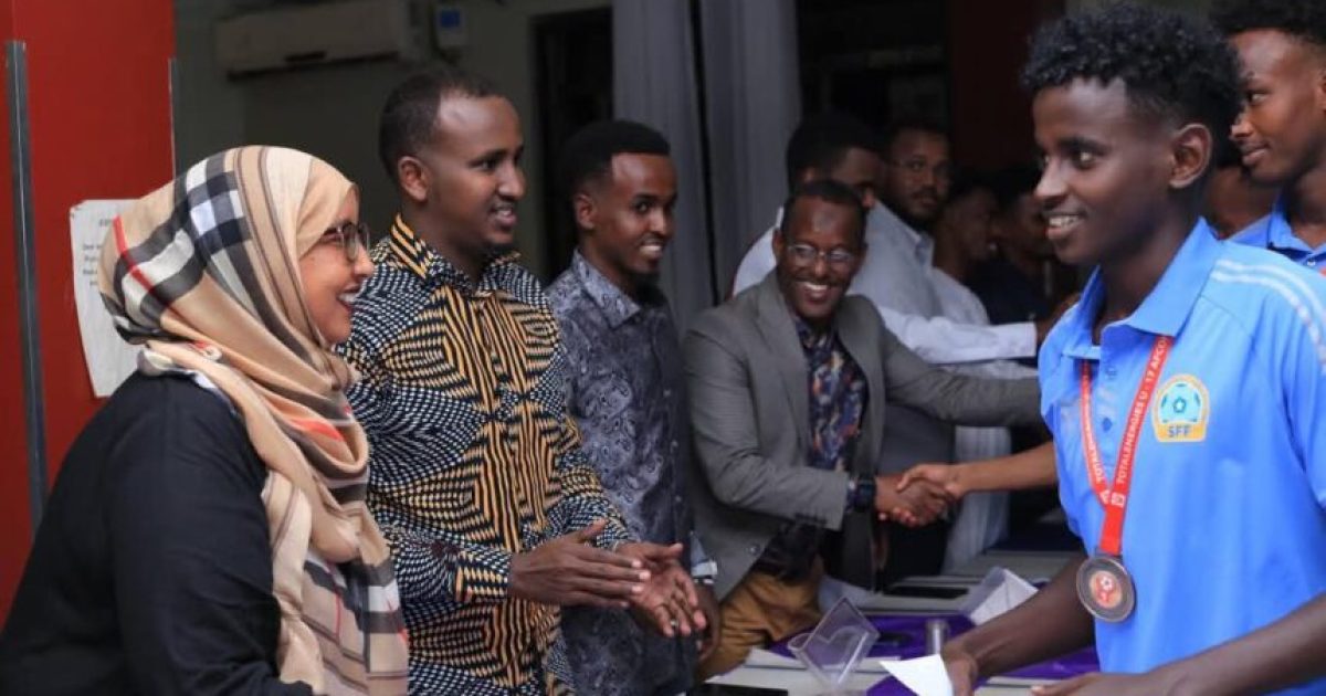 Danjiraha Soomaaliya ee Uganda oo casho sharaf  ku maamuustay ciyaartoyda 17-jirada ah