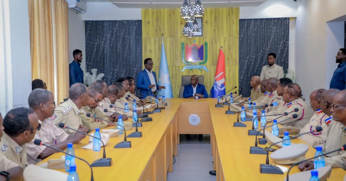 Duqa Muqdisho oo kulan la yeeshay Ciidanka ilaalinta Deegaanka ee Xamar