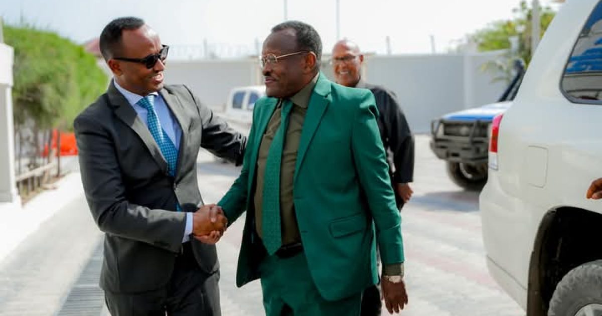 Guddoomiyaha Hay’adda SoDMA oo qaabilay Wasiirka Deegaanka XFS