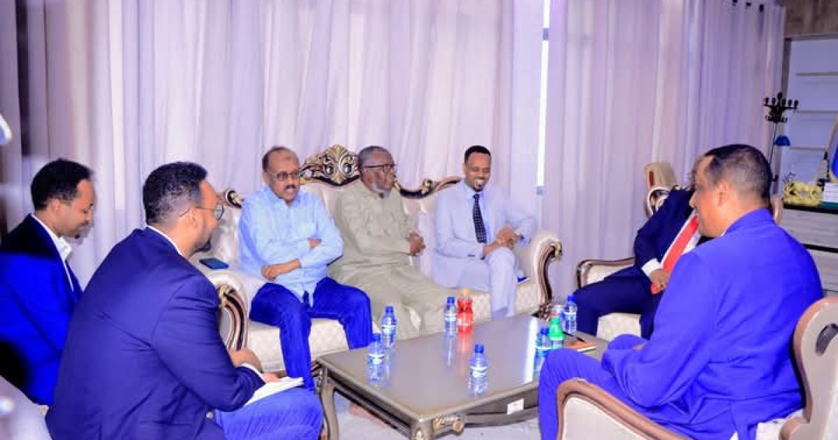 Wasaaradda Warfaafinta iyo Jaamacadda Muqdisho oo isku afgartay wada shaqeyn