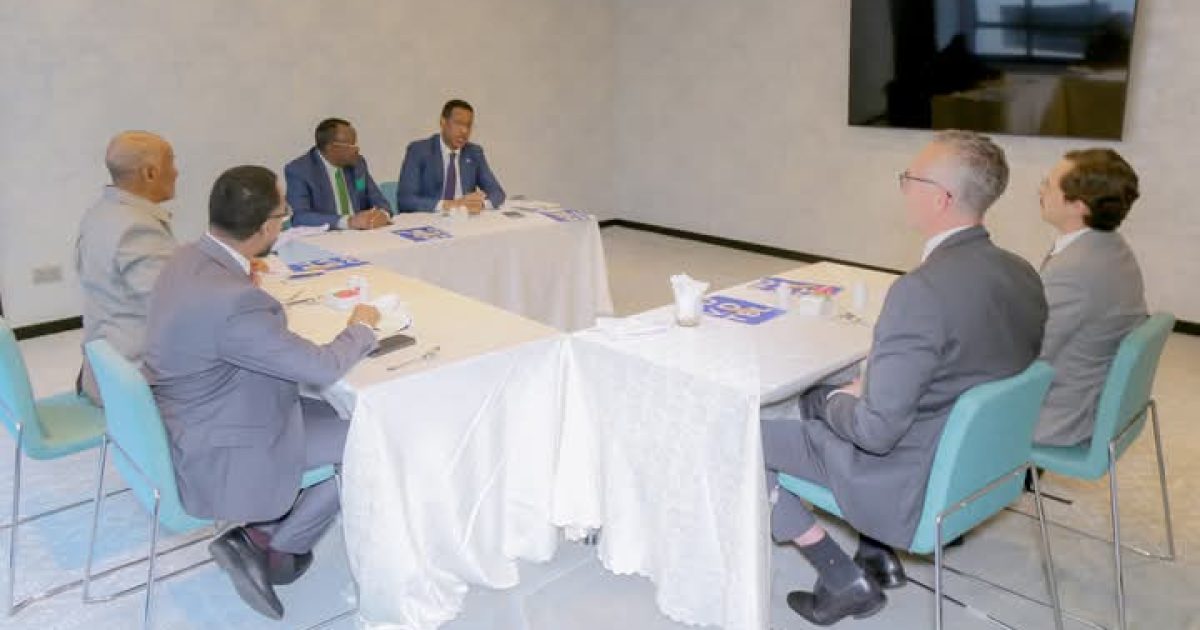 Wasiirka Deegaanka XFS oo kulan la qaatay Safiirka Jarmalka ee Soomaaliya 