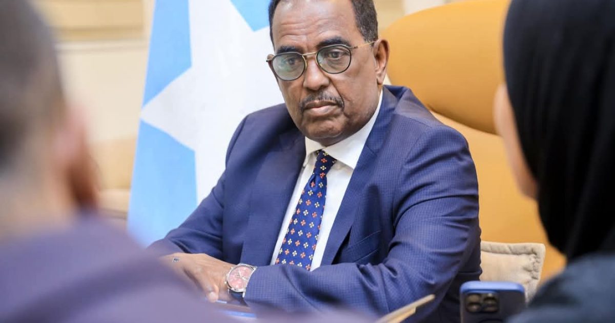 Wasiirka Arrimaha gudaha Federaalka oo kulan la qaatay Madax ka socota hay’adda FCA