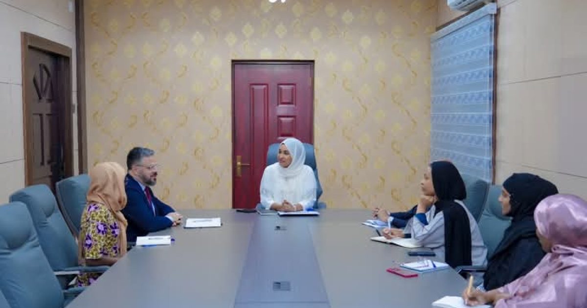 Wasiirka Wasaaradda Qoyska oo qaabishay wafdi ka socday IOM