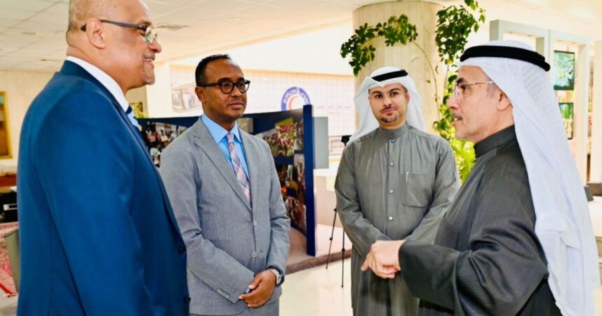 Guddoomiyaha SoDMA oo la kulmay madaxa bisha cas ee dalka Kuwait