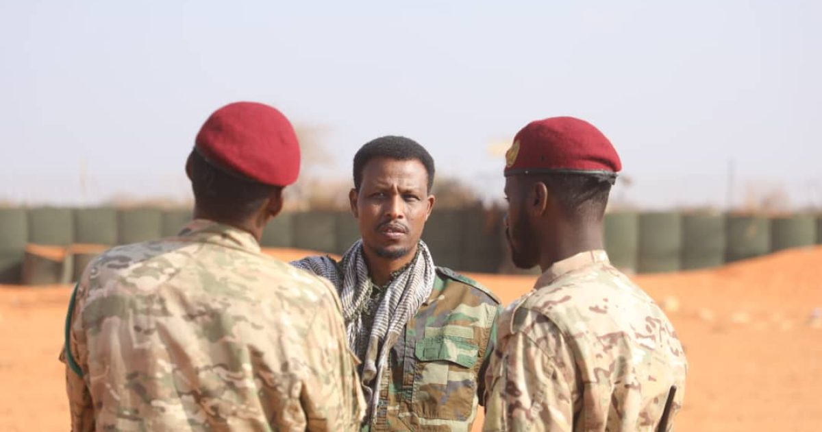 Taliyaha Ciidanka Dhulka oo la hadlay Ciidamado ku sugan Degmada Aadan Yabaal