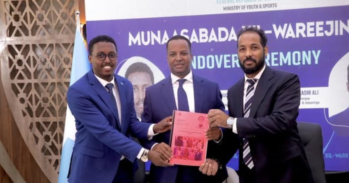 Wasiirka dhallinyarada oo xilka la wareegay