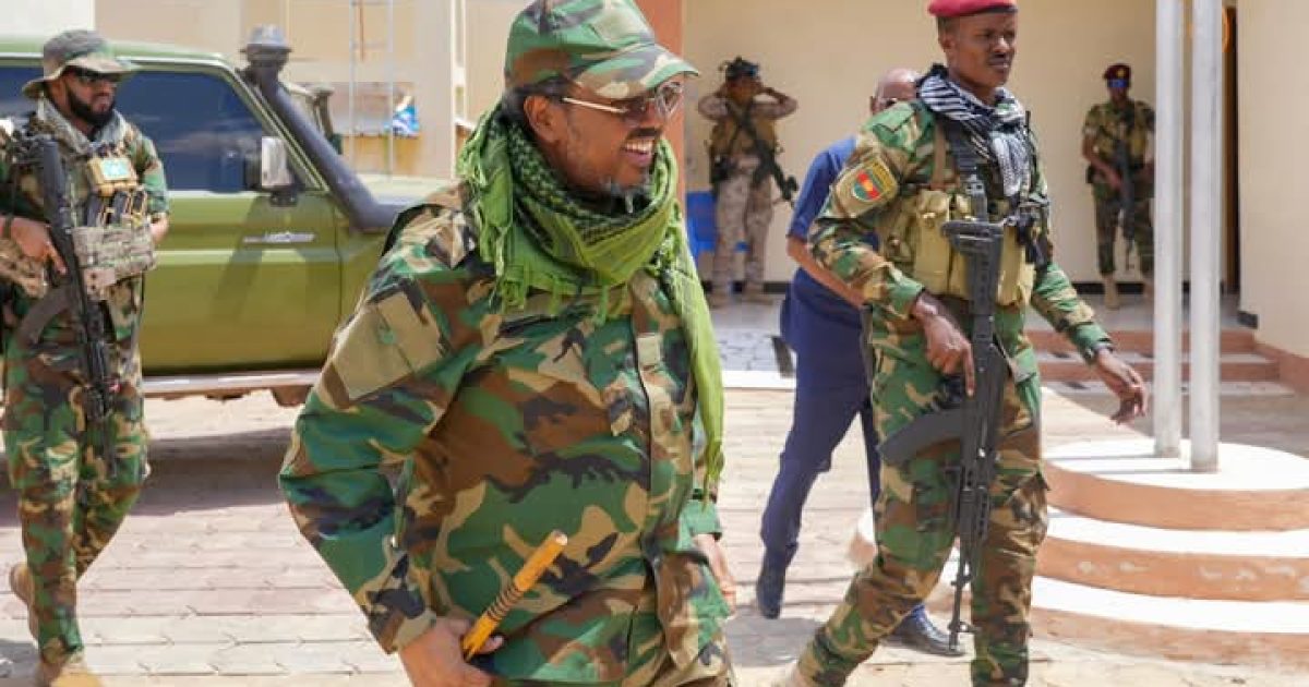 Madaxweyne Xasan Sheekh oo gaaray jiidaha hore ee dagaalka ka dhanka ah Khawaarijta