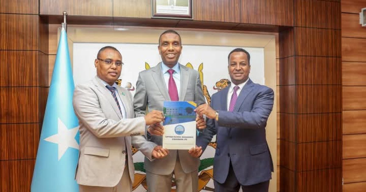 Wasiirka Arrimaha Dibadda oo xilka Wasaaradda si rasmi ah ula wareegay