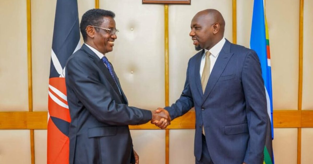 Wasiirka Amniga Gudaha Soomaaliya oo Nairobi kula kulmay dhiggiisa Kenya