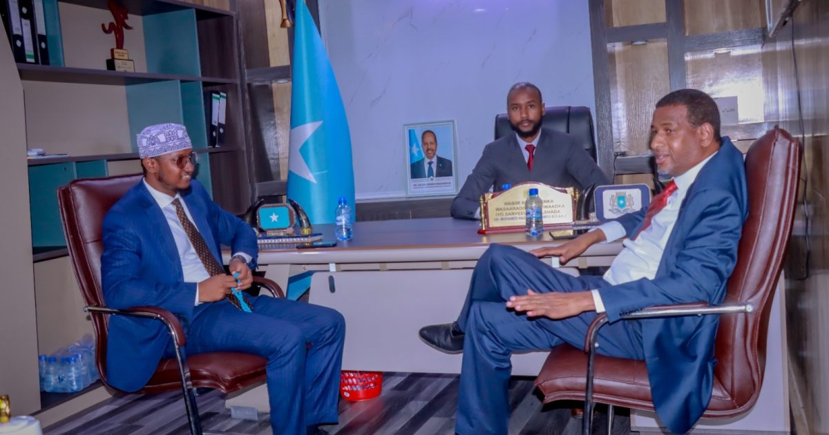 Wasiir ku-xigeenka Caafimaadka XFS oo qaabilay Wasiirka Caafimaadka SSC Khaatumo