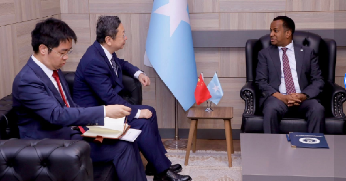 Dalalka Soomaaliya iyo Shiinaha oo kawada hadlay xoojinta xariirka ka dhaxeeyo