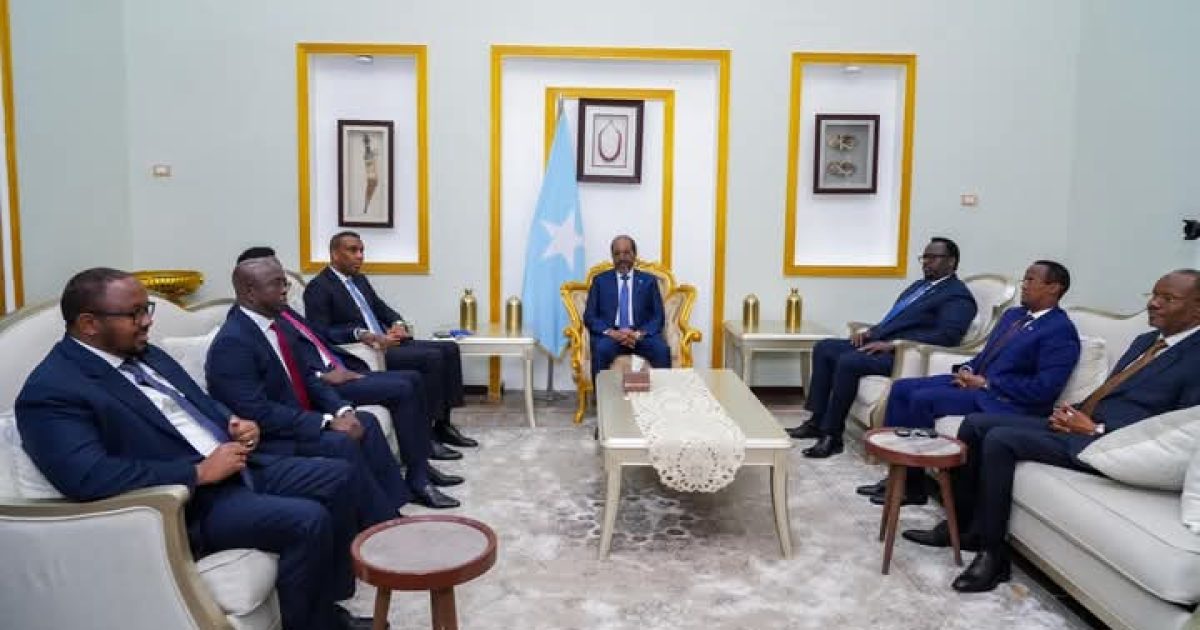 Madaxweyne Xasan Sheekh oo furay Shirka Madasha Wadatashiga Qaranka